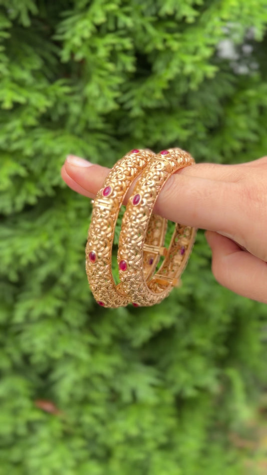 Antique Golden Openable Bangles ph13